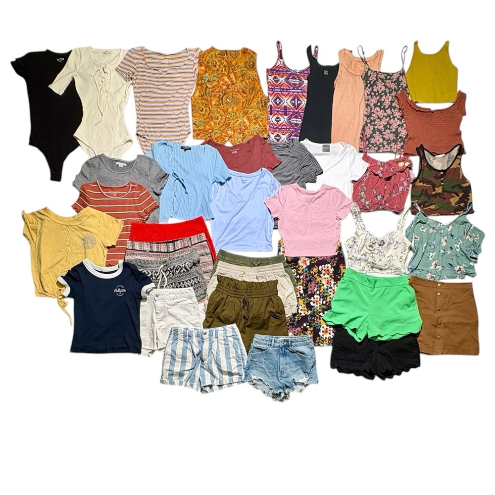 Huge bundle of 38 women’s summer clothes, tops, shorts, skirts, size XS